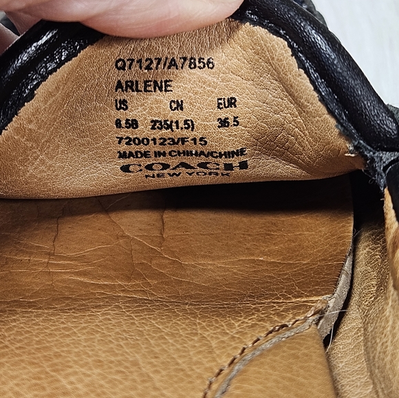 Coach Black Pebbled Leather Arlene Turn Lock Loafer Flats Size 6.5 - Picture 5 of 9